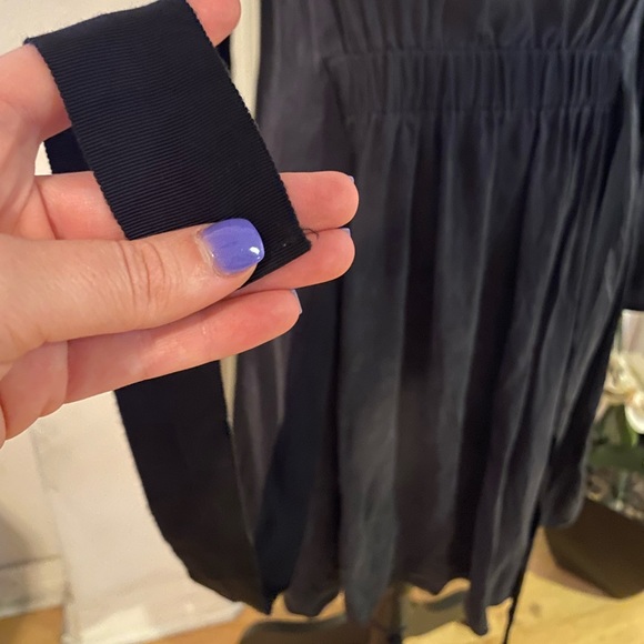 Theory Black Belted Long Sleeve 100% Silk, Size 6. - Picture 9 of 11